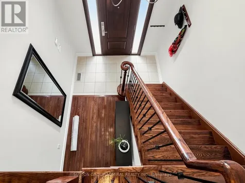 32 Beaverbrook Crescent Vaughan ON L6A 3T3