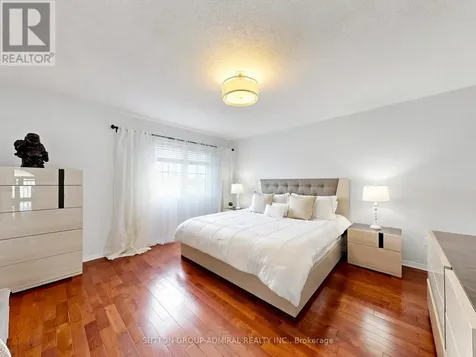 32 Beaverbrook Crescent Vaughan ON L6A 3T3