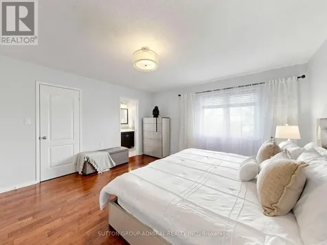 32 Beaverbrook Crescent Vaughan ON L6A 3T3
