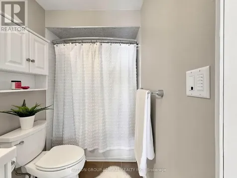 32 Beaverbrook Crescent Vaughan ON L6A 3T3