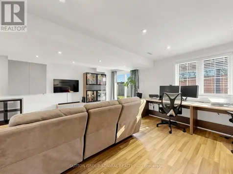 32 Beaverbrook Crescent Vaughan ON L6A 3T3