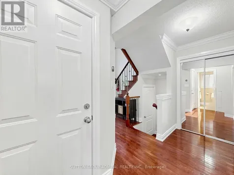 32 Beaverbrook Crescent Vaughan ON L6A 3T3