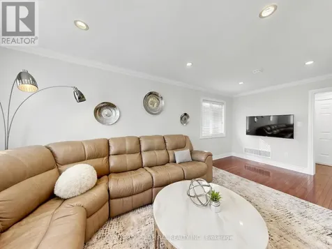 32 Beaverbrook Crescent Vaughan ON L6A 3T3