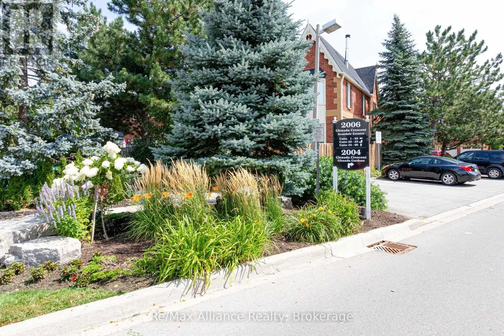 2006 Glenada Crescent Oakville (wc Wedgewood Creek) ON L6H 5R9