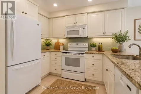 2006 Glenada Crescent Oakville (wc Wedgewood Creek) ON L6H 5R9