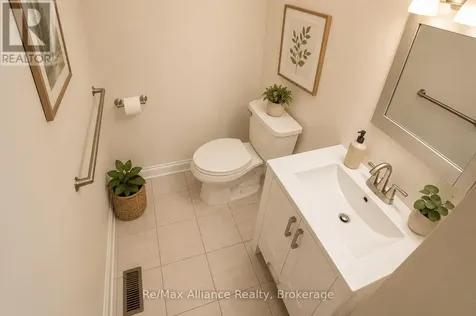 2006 Glenada Crescent Oakville (wc Wedgewood Creek) ON L6H 5R9