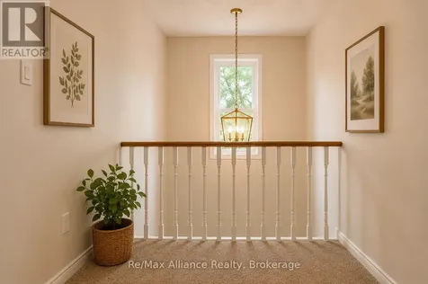 2006 Glenada Crescent Oakville (wc Wedgewood Creek) ON L6H 5R9