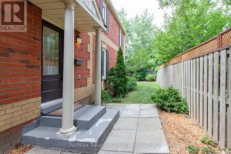 2006 Glenada Crescent Oakville (wc Wedgewood Creek) ON L6H 5R9