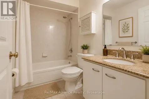 2006 Glenada Crescent Oakville (wc Wedgewood Creek) ON L6H 5R9