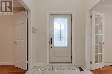 2006 Glenada Crescent Oakville (wc Wedgewood Creek) ON L6H 5R9