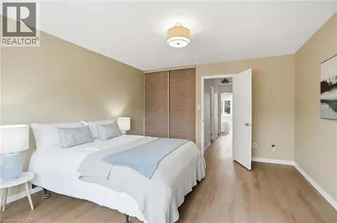 895 Maple Avenue Burlington ON L7S 2H7