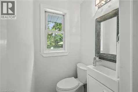 1589 Crediton Parkway Mississauga ON L5G 3X2