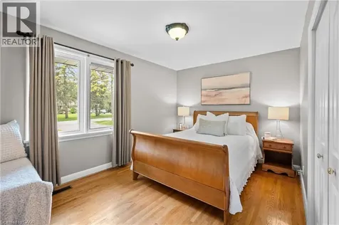 1589 Crediton Parkway Mississauga ON L5G 3X2