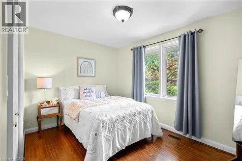 1589 Crediton Parkway Mississauga ON L5G 3X2