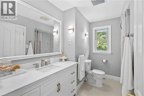 1589 Crediton Parkway Mississauga ON L5G 3X2