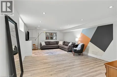 1589 Crediton Parkway Mississauga ON L5G 3X2