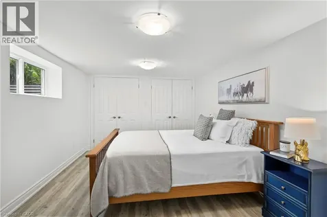 1589 Crediton Parkway Mississauga ON L5G 3X2