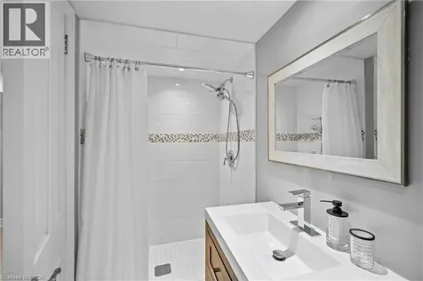 1589 Crediton Parkway Mississauga ON L5G 3X2