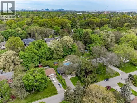 1589 Crediton Parkway Mississauga ON L5G 3X2