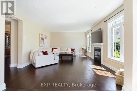 580 Pinawa Circle Ottawa ON K2J 5Y2