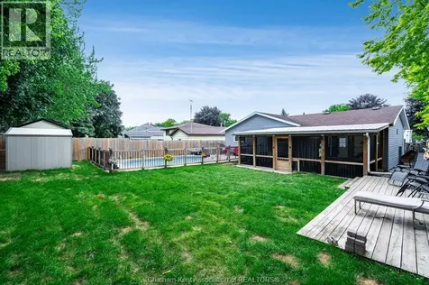 14 Greenbriar Trail Wallaceburg ON N8A 4V4