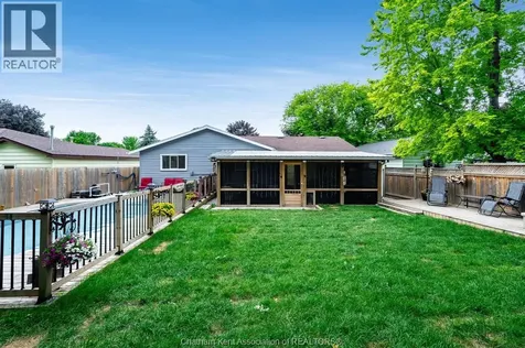 14 Greenbriar Trail Wallaceburg ON N8A 4V4