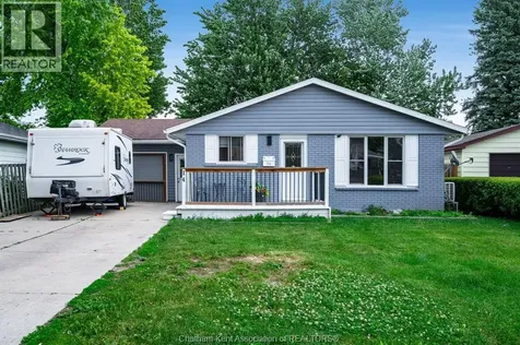 14 Greenbriar Trail Wallaceburg ON N8A 4V4