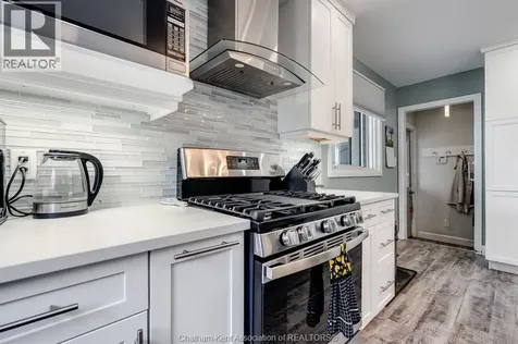 14 Greenbriar Trail Wallaceburg ON N8A 4V4