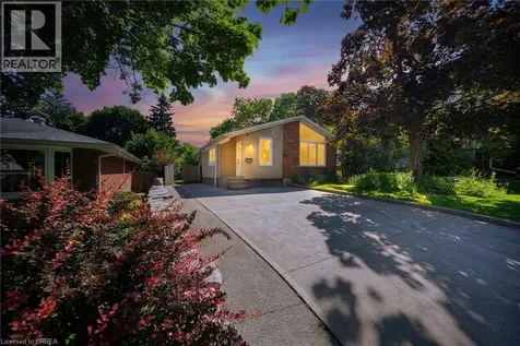17 Flynn Avenue Cambridge ON N3C 2T8