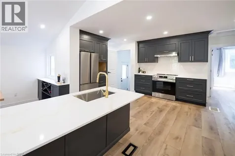 17 Flynn Avenue Cambridge ON N3C 2T8