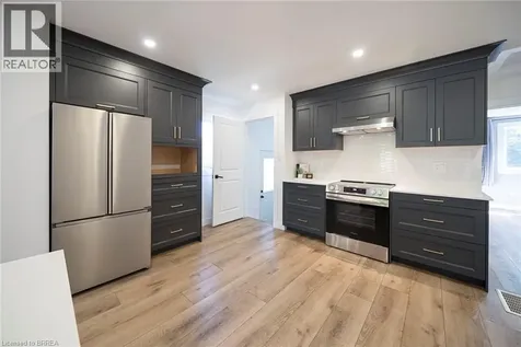 17 Flynn Avenue Cambridge ON N3C 2T8
