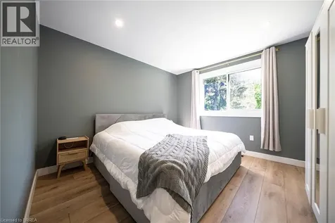 17 Flynn Avenue Cambridge ON N3C 2T8