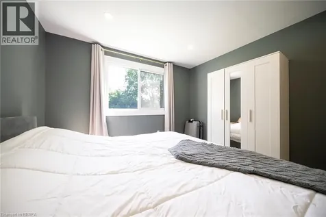 17 Flynn Avenue Cambridge ON N3C 2T8