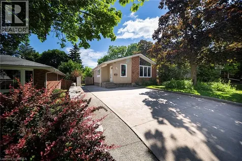 17 Flynn Avenue Cambridge ON N3C 2T8