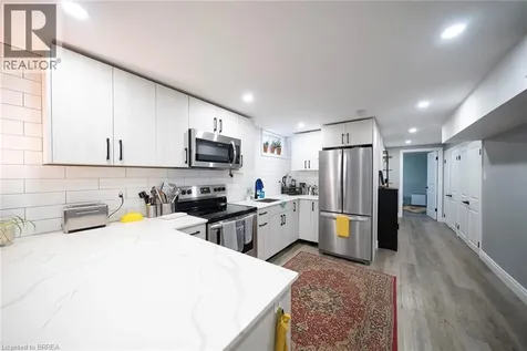17 Flynn Avenue Cambridge ON N3C 2T8