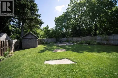 17 Flynn Avenue Cambridge ON N3C 2T8