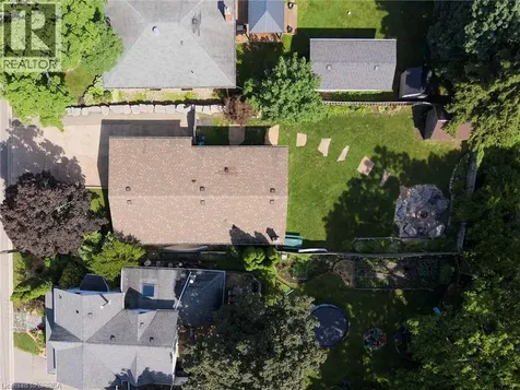 17 Flynn Avenue Cambridge ON N3C 2T8