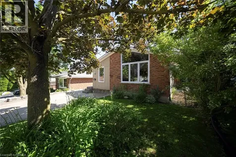 17 Flynn Avenue Cambridge ON N3C 2T8