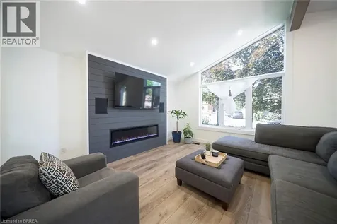 17 Flynn Avenue Cambridge ON N3C 2T8