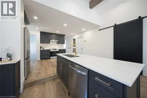17 Flynn Avenue Cambridge ON N3C 2T8
