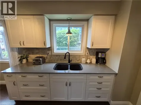 384 Pioneer Drive Kitchener ON N2P 1K6