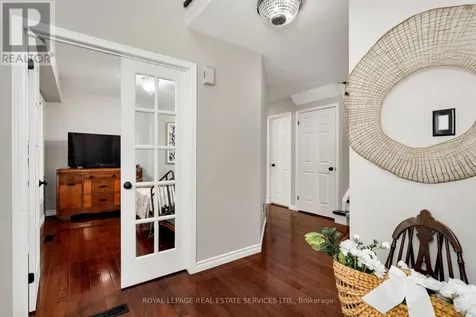 2006 Glenada Crescent Oakville (wc Wedgewood Creek) ON L6H 5R9