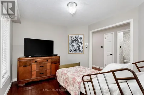 2006 Glenada Crescent Oakville (wc Wedgewood Creek) ON L6H 5R9