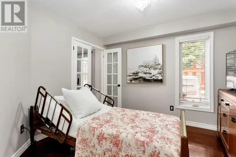 2006 Glenada Crescent Oakville (wc Wedgewood Creek) ON L6H 5R9