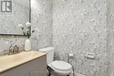 2006 Glenada Crescent Oakville (wc Wedgewood Creek) ON L6H 5R9