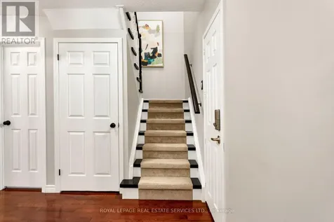2006 Glenada Crescent Oakville (wc Wedgewood Creek) ON L6H 5R9