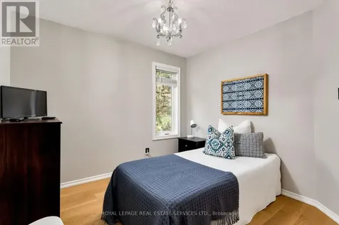 2006 Glenada Crescent Oakville (wc Wedgewood Creek) ON L6H 5R9