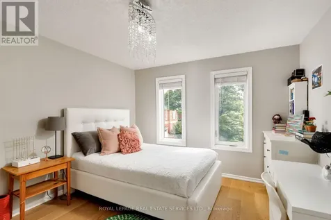 2006 Glenada Crescent Oakville (wc Wedgewood Creek) ON L6H 5R9