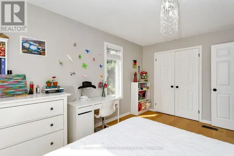 2006 Glenada Crescent Oakville (wc Wedgewood Creek) ON L6H 5R9