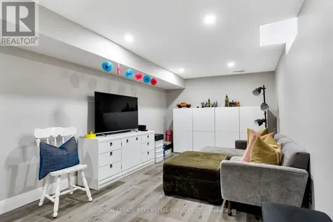 2006 Glenada Crescent Oakville (wc Wedgewood Creek) ON L6H 5R9